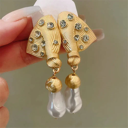 Statement Baroque Style Big Fashion Metallic Irregular Pearl Drop